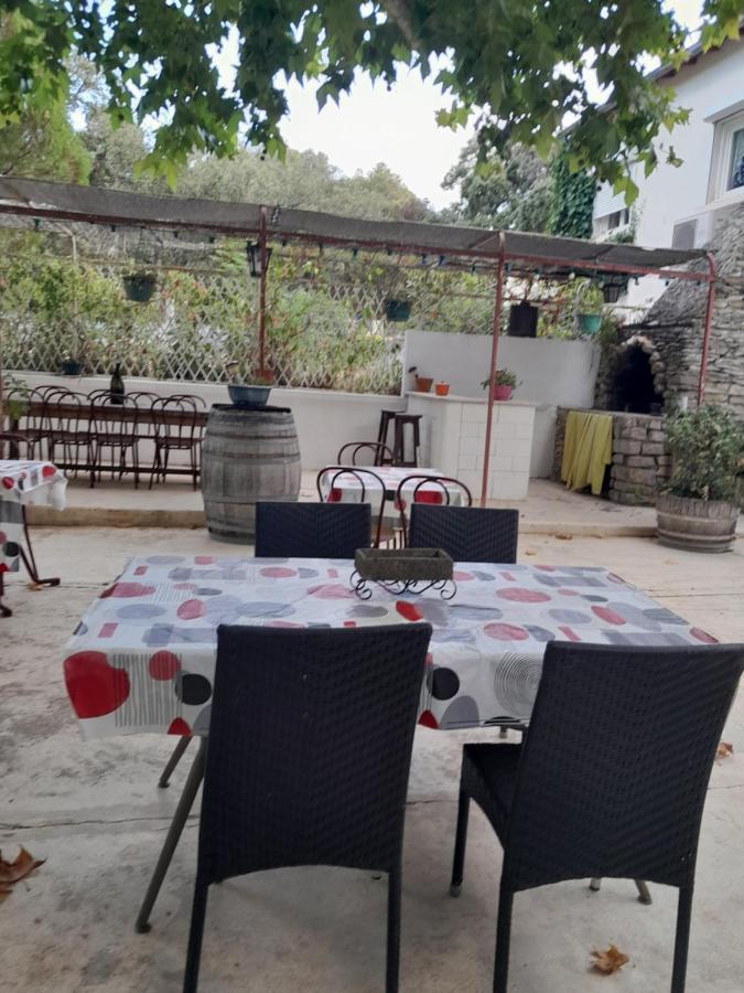 Auberge Des Garrigues Ним Экстерьер фото