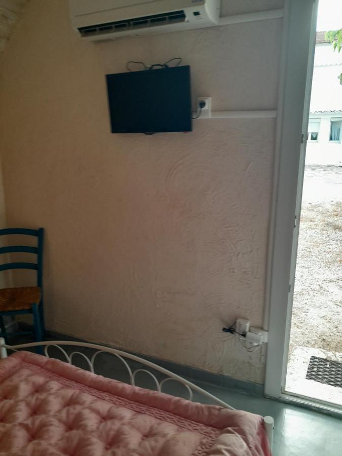 Auberge Des Garrigues Ним Экстерьер фото