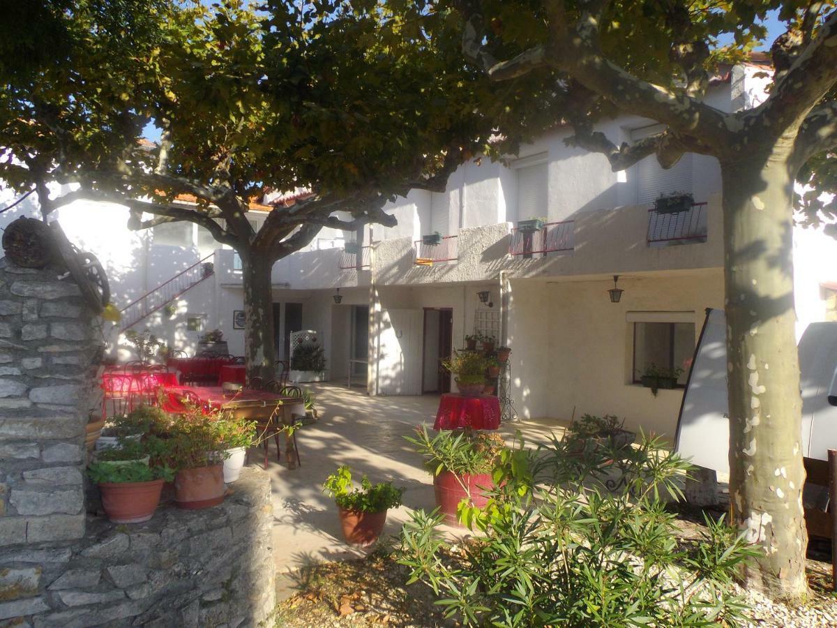 Auberge Des Garrigues Ним Экстерьер фото
