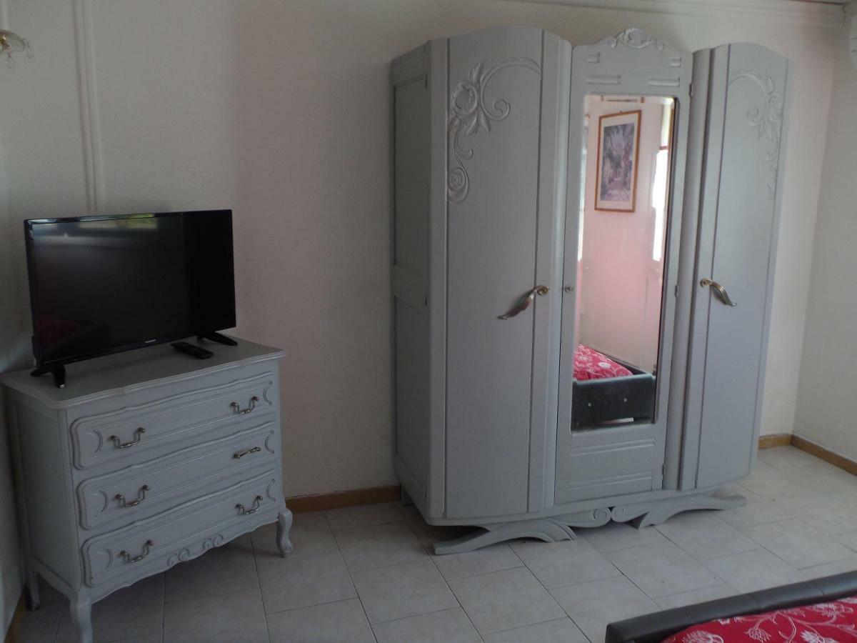 Auberge Des Garrigues Ним Экстерьер фото